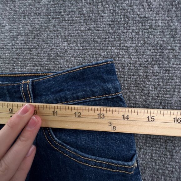 Levi's Premium Tapered Leg Mom Jeans Medium Wash Blue Big E Red Tab Size 26 - Picture 15 of 15